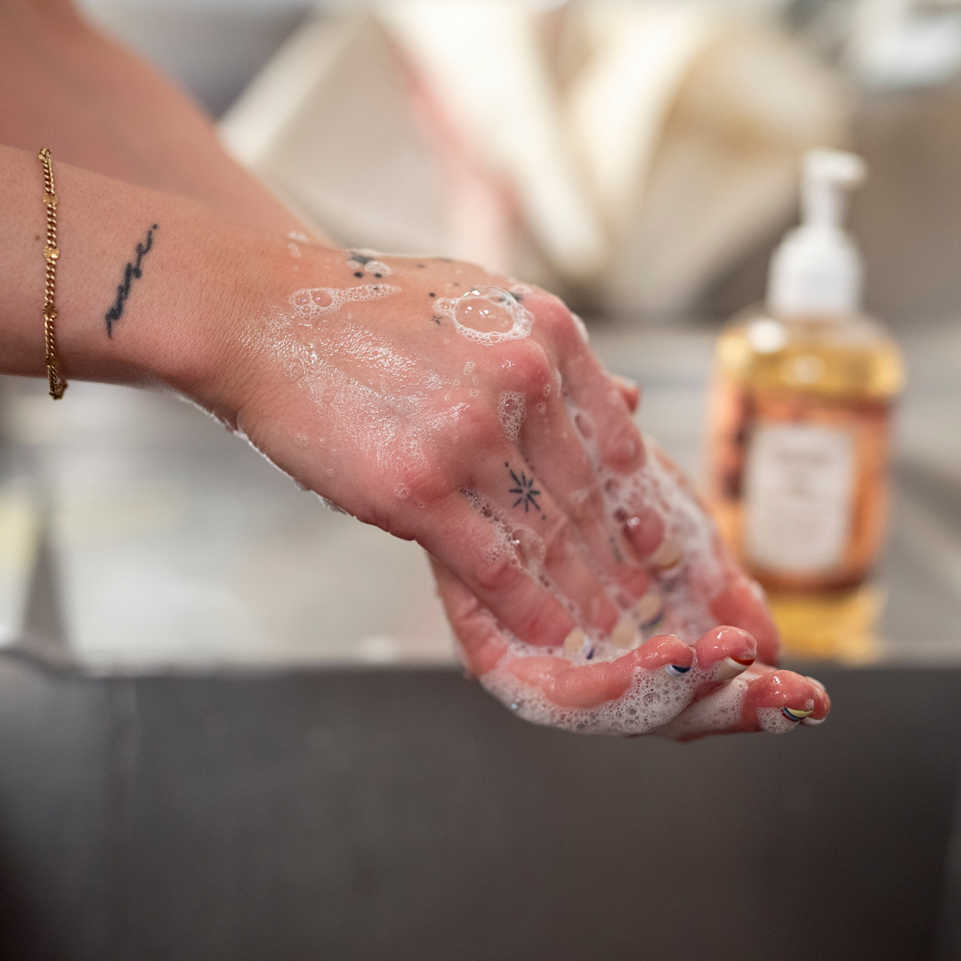 Hand & Shower Cleansing Gel 13oz Cinnamon & Sugar
